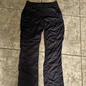 Hit the Trails in Style! North Face Hiking Pants (L) - Drawstring Waist